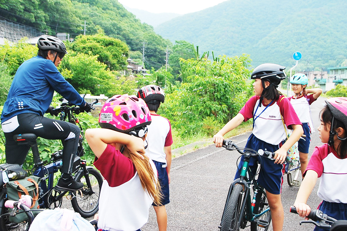 実際に自転車に乗り地域を肌で感じるフィールドワーク