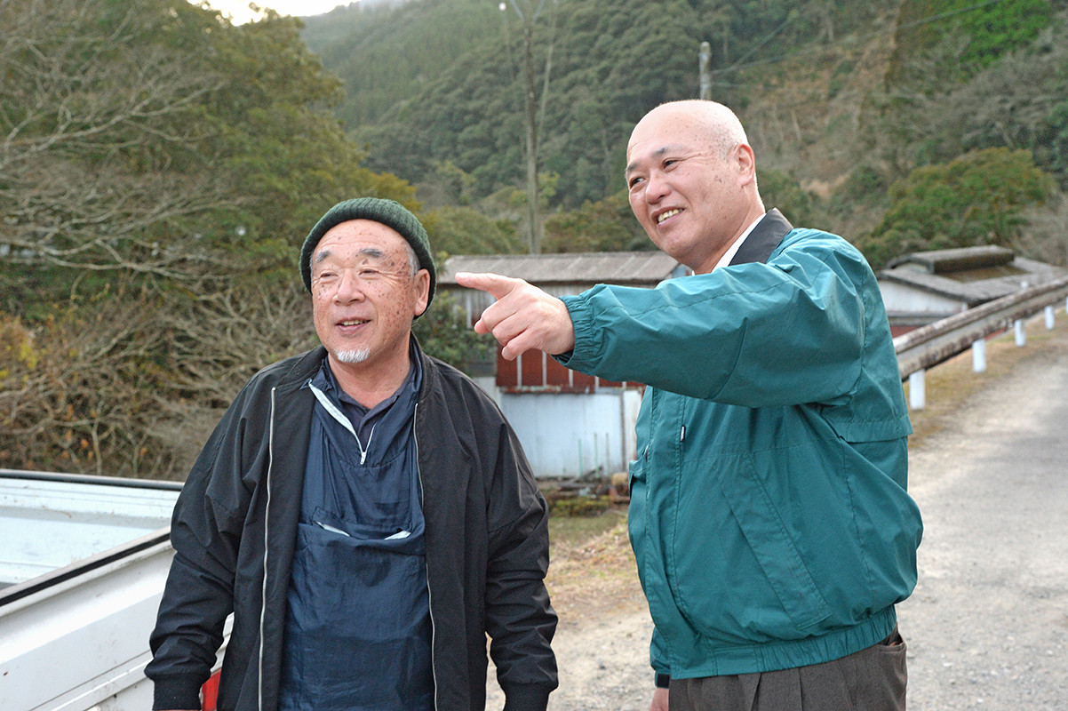 濵砂事務局長と銀上学園の横山校長