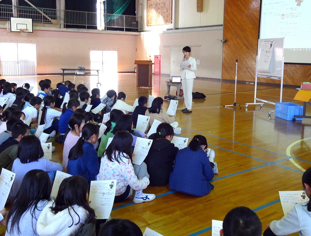 ブックカフェで行われた「アナウンサー講座」