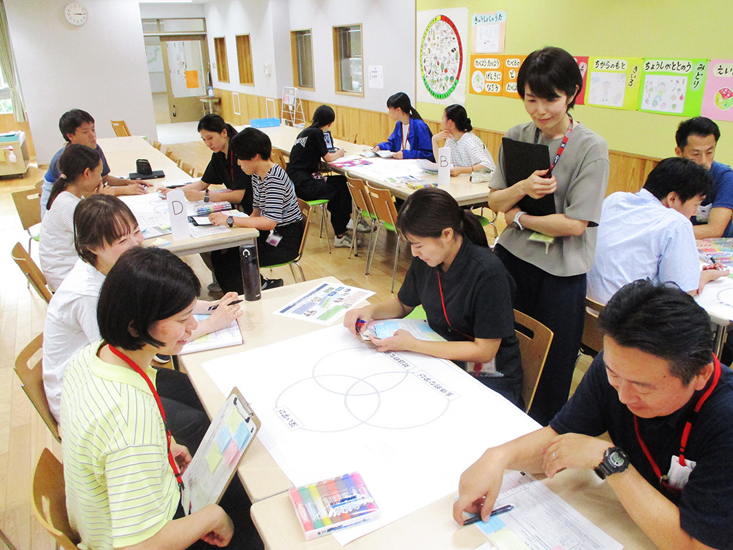 幼小の教職員が同じ研究組織で研究を進める